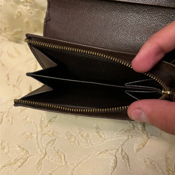 Louis Vuitton Damier Ebene Wallet - Picture 3 of 6